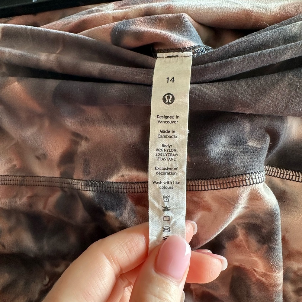 Lululemon align crops 23 Inch - Picture 3 of 3